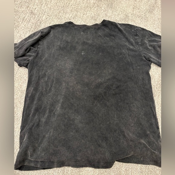 Hollister Graphic T-Shirt - Picture 3 of 3